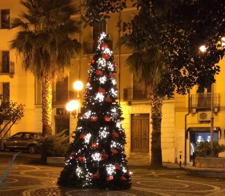 Idee regalo a km zero, c’è il mercatino di Natale 