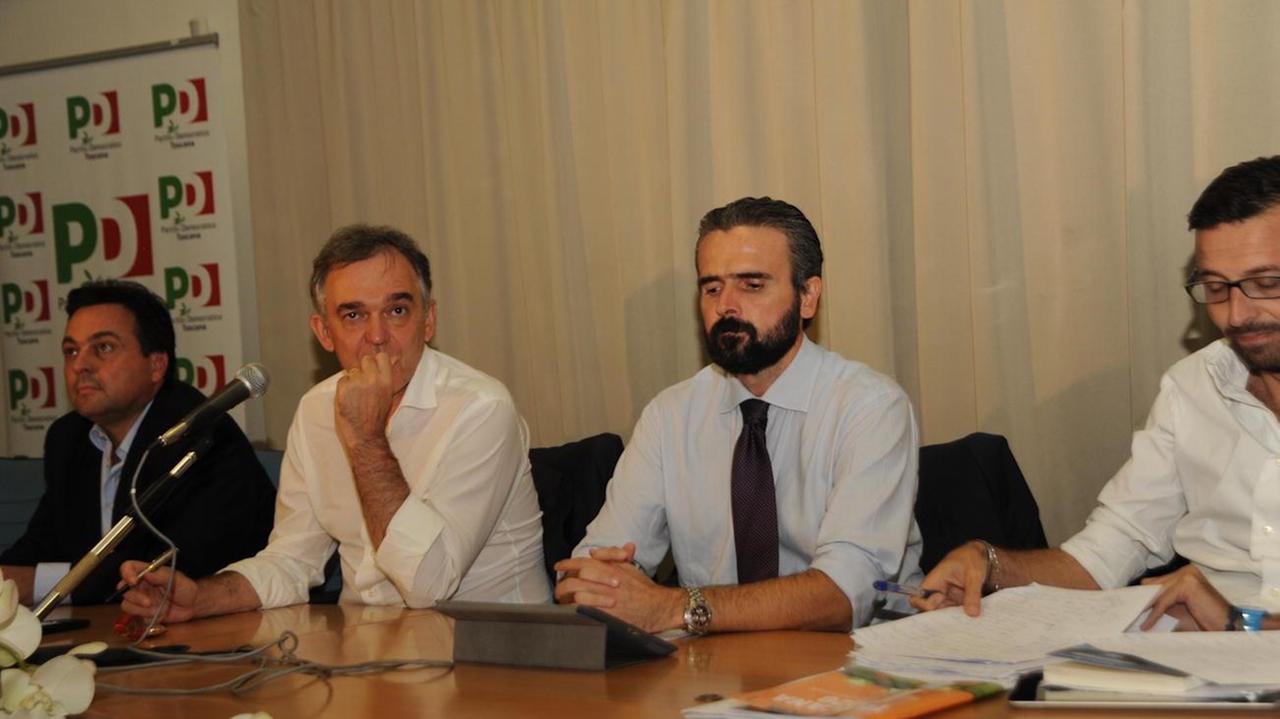 Il presidente della Regione Enrico Rossi e (a destra) il segretario regionale del Pd, Dario Parrini