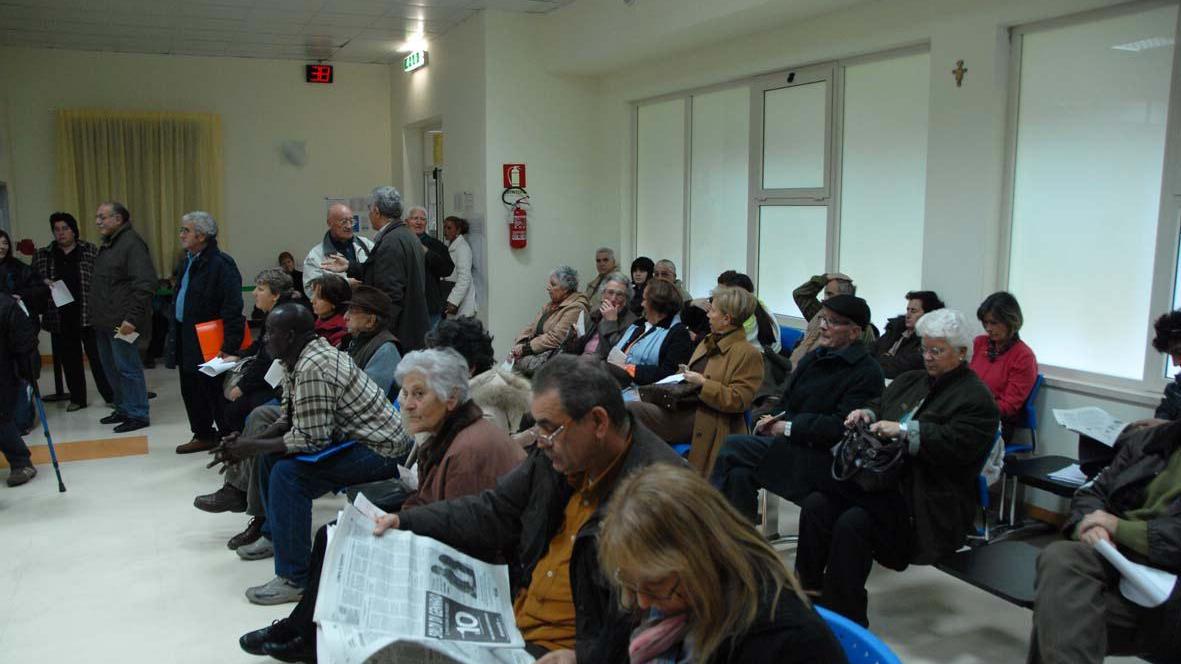 In attesa per prenotare esami e visiste