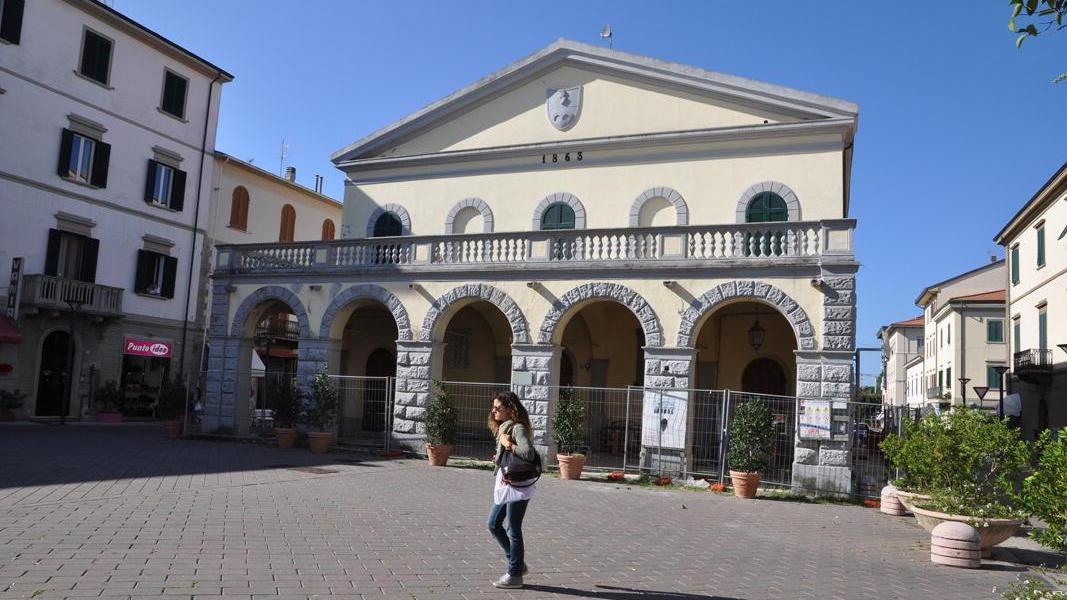 Piazza Guerrazzi e il palazzetto dei congressi