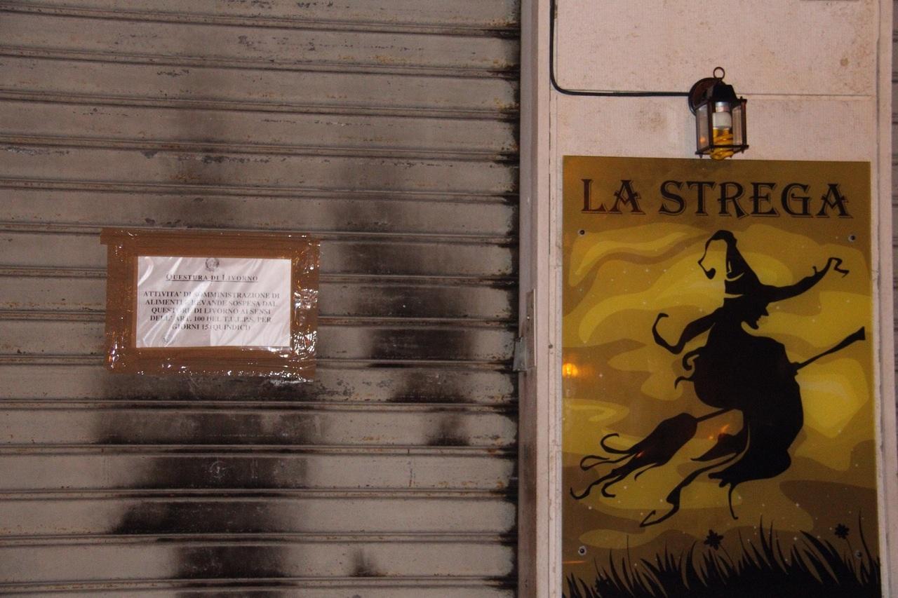 Il locale chiuso dopo il provvedimento della questura (Marzi/Pentafoto)