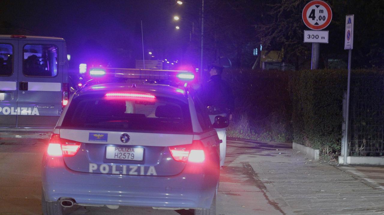 La polizia è intervenuta in massa per provare a bloccare i banditi