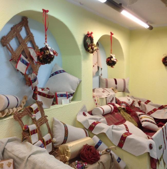 Oliena, mercatini di Natale allestiti in municipio 