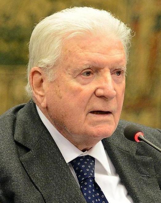 Aiuto a donne e bambini in due tappe 