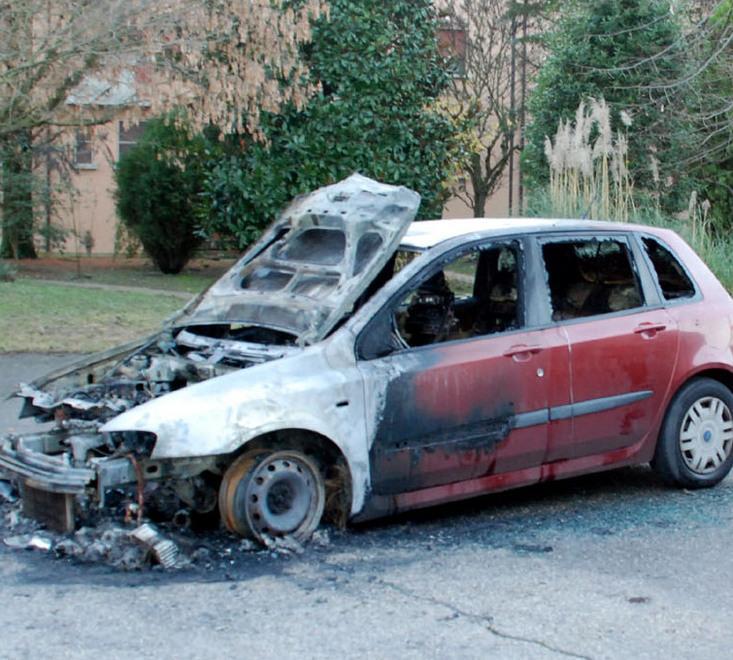 Dalle telecamere una possibile risposta sulle auto incendiate 