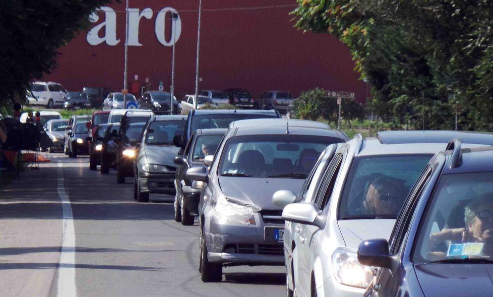 Lavori sul ponte, lunghe code 