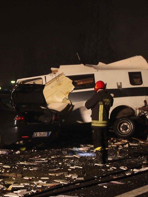 Ragazze ancora gravi, ritrovati i loro cani 