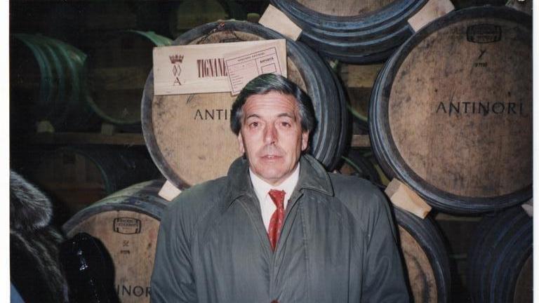 Paolo Faraoni in cantina, con le botti di alcuni grandi vini