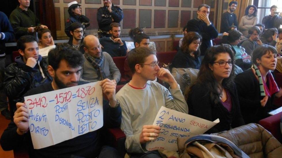 Gli studenti occupano il posto dei consiglieri