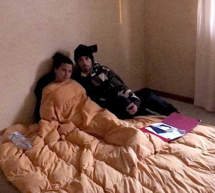 La coppia resta nella casa, è fallita ogni mediazione 