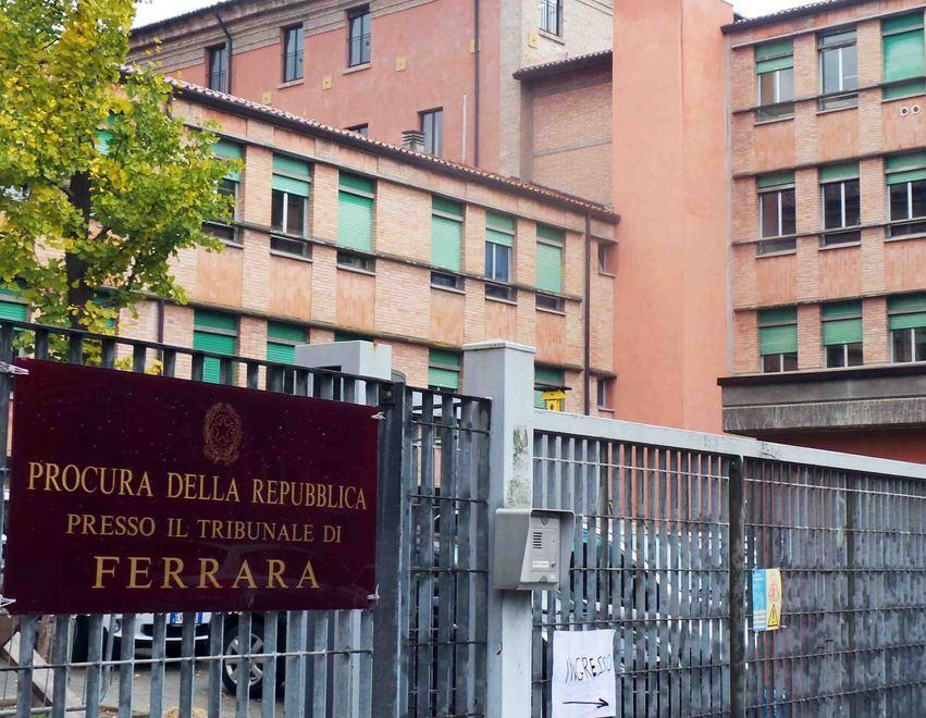 Oggi l’udienza di convalida La procura li vuole in carcere
