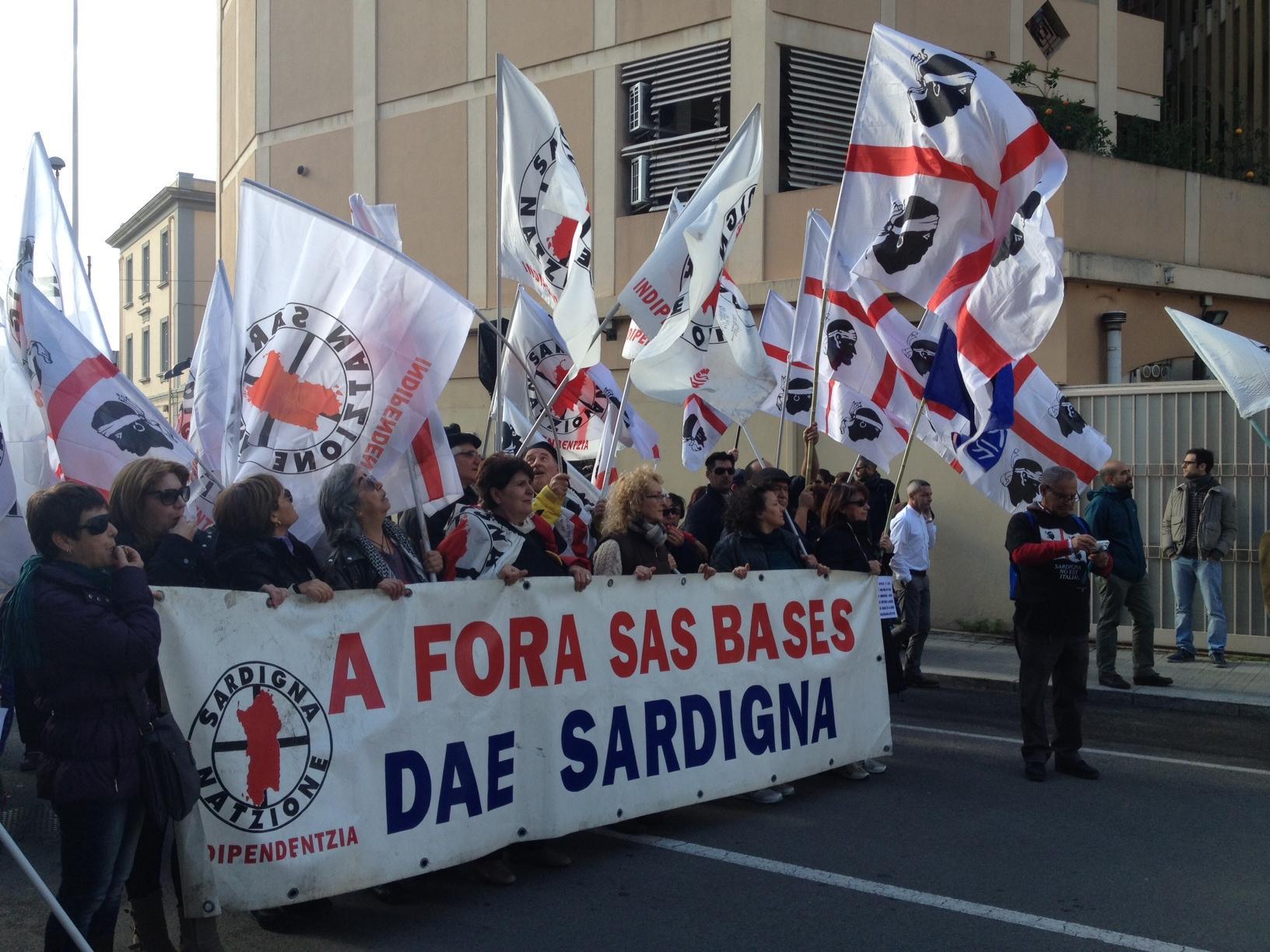 Un momento della manifestazione a Cagliari
