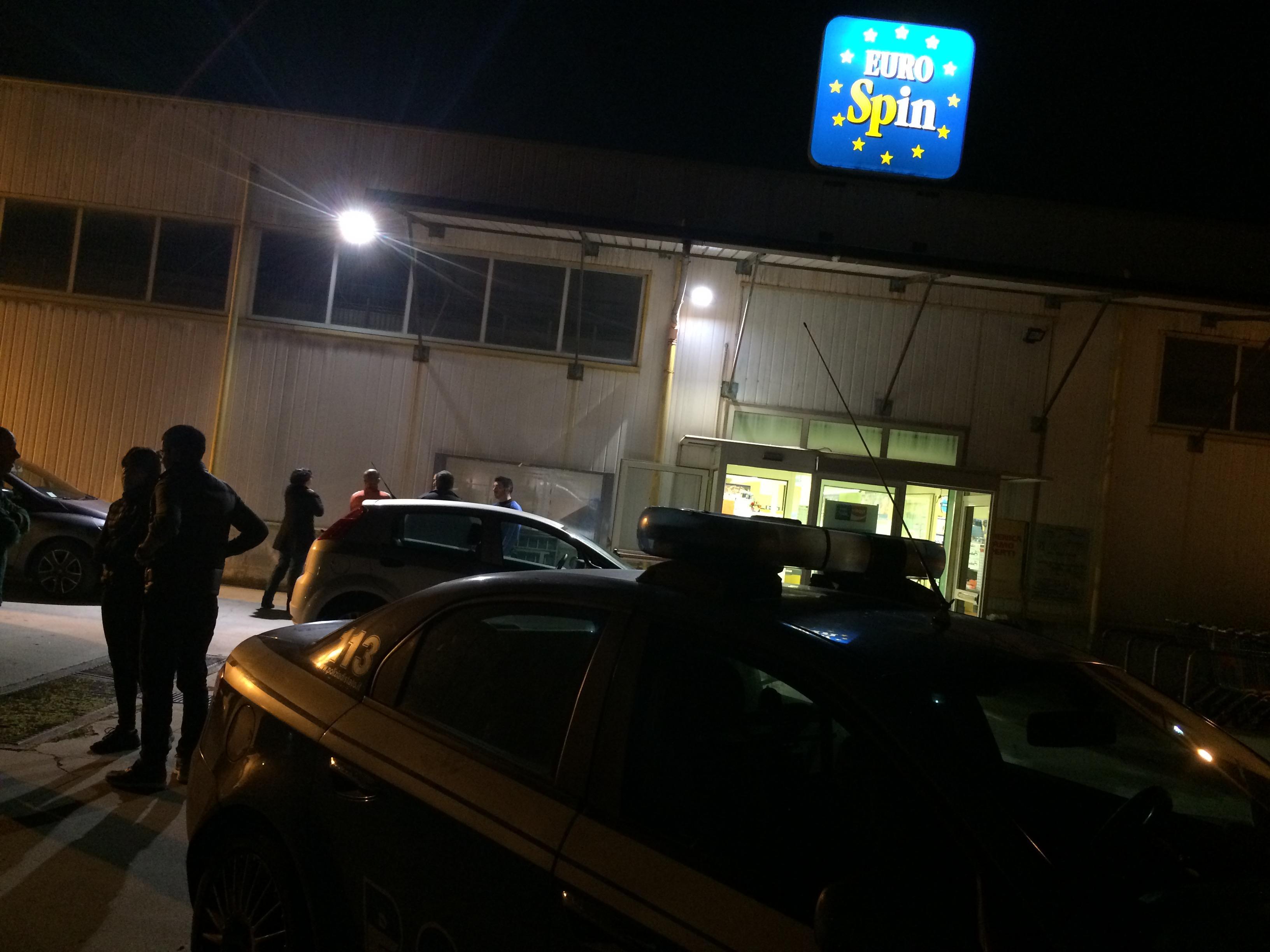 Il supermercato Eurospin preso di mira dai banditi a Pratosardo