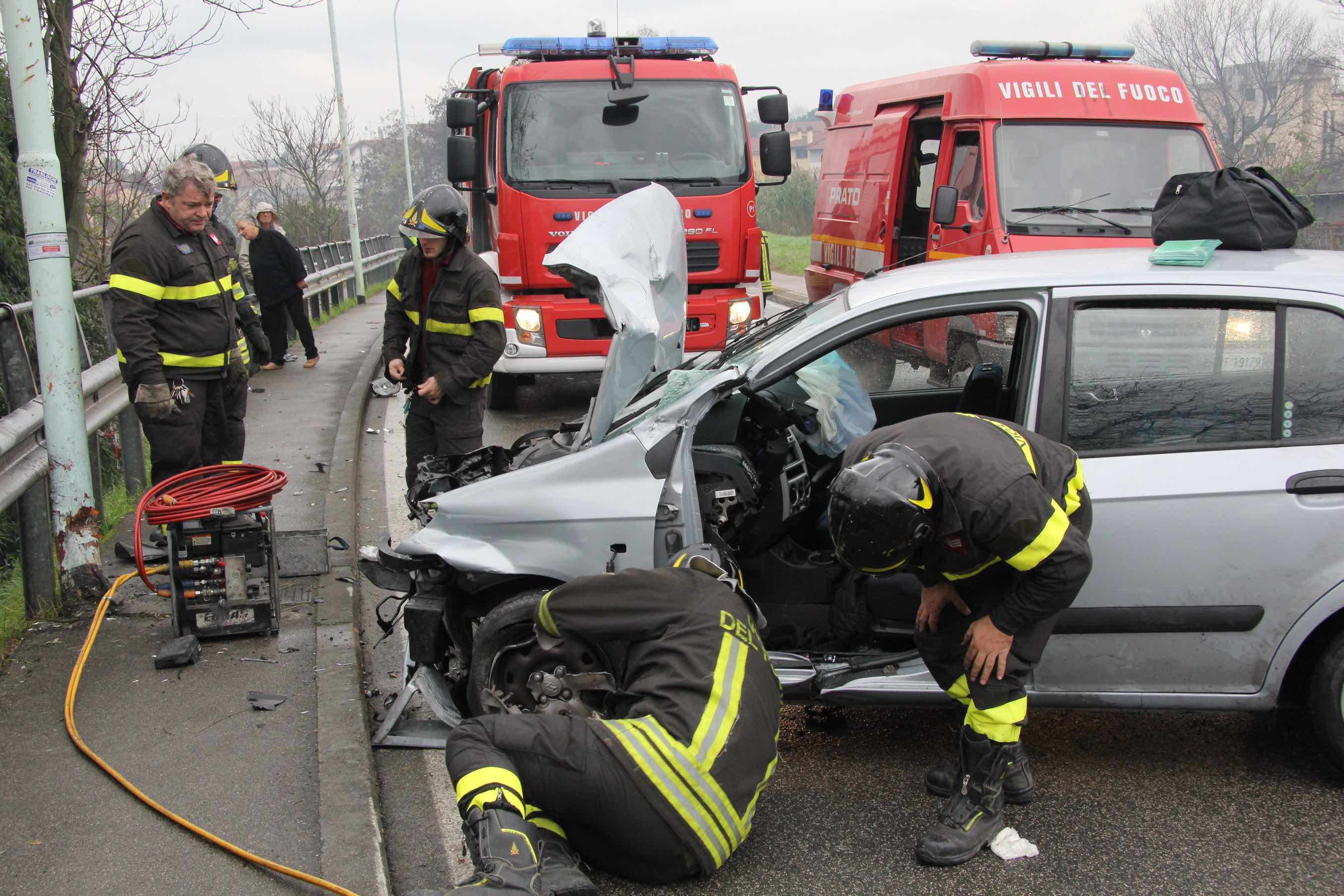 L'auto sul ponte di San Giusto