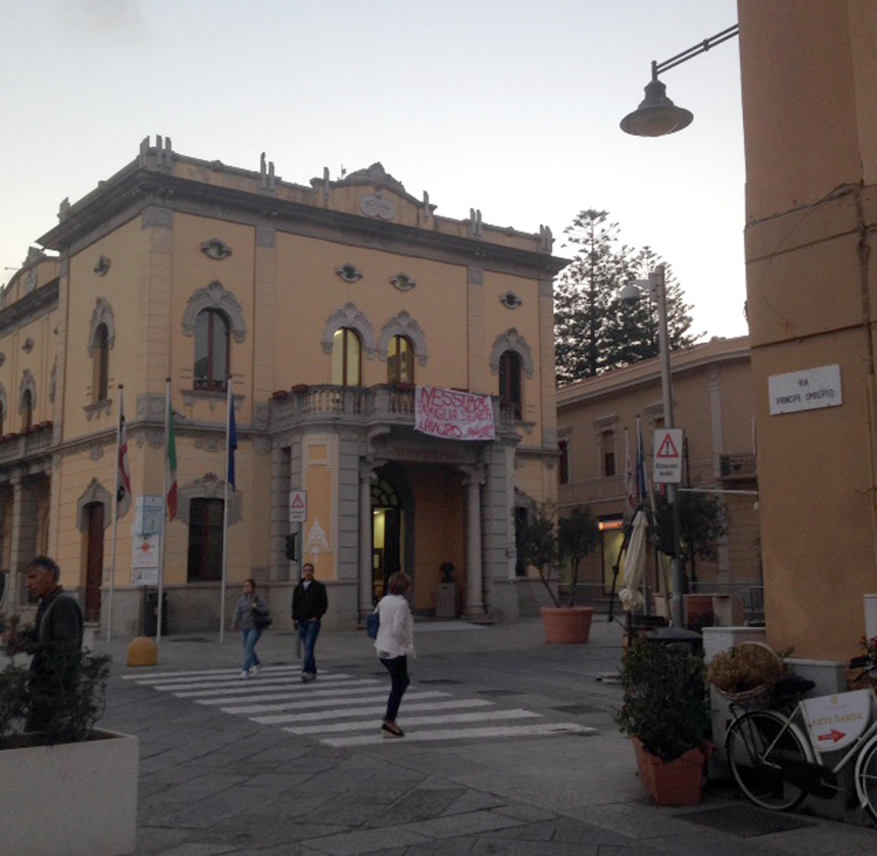 Il palazzo comunale di Olbia