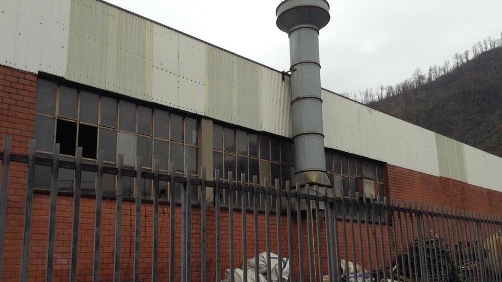 La fabbrica che brucia plastica preoccupa i cittadini di Usella