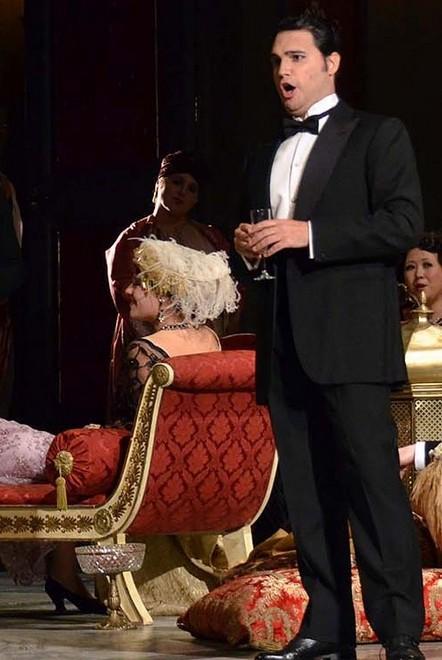 Francesco Demuro salva la Traviata al Met 
