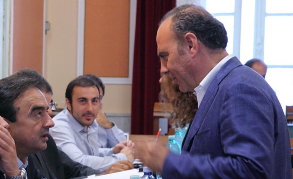 Concessioni per i tavolini, scontro tra Tedde e Bruno 