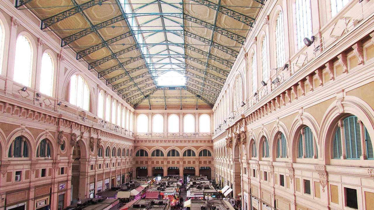 L'interno del mercato centrale