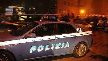 Modena, via Cimarosa: apre il bar e viene rapinata