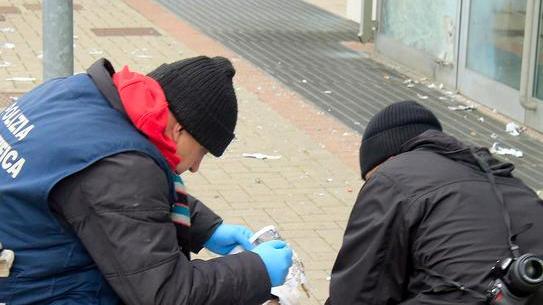 Bomba contro un’agenzia per il lavoro a Modena