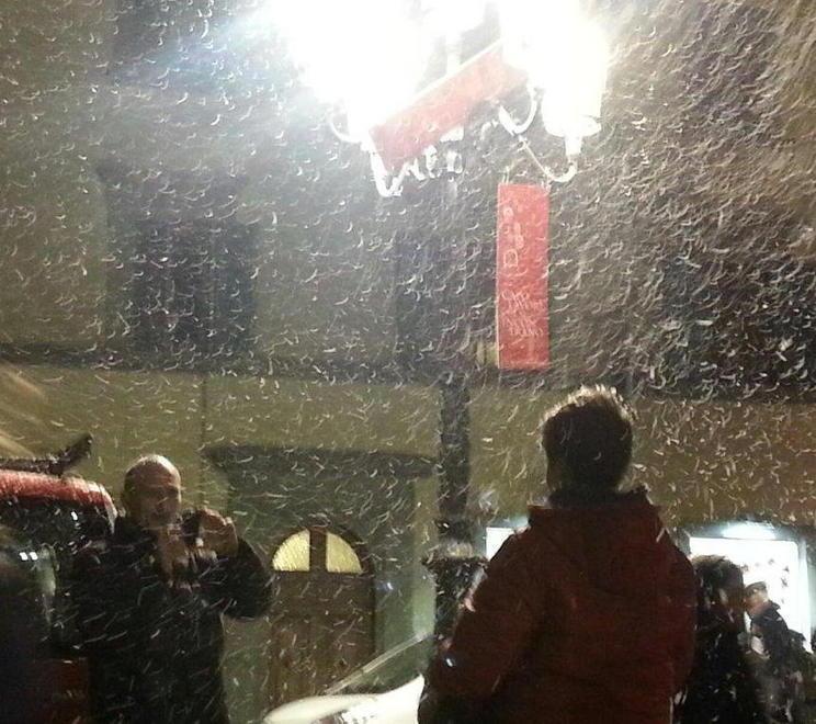 Shopping, traffico nel caos e il siparietto della neve 