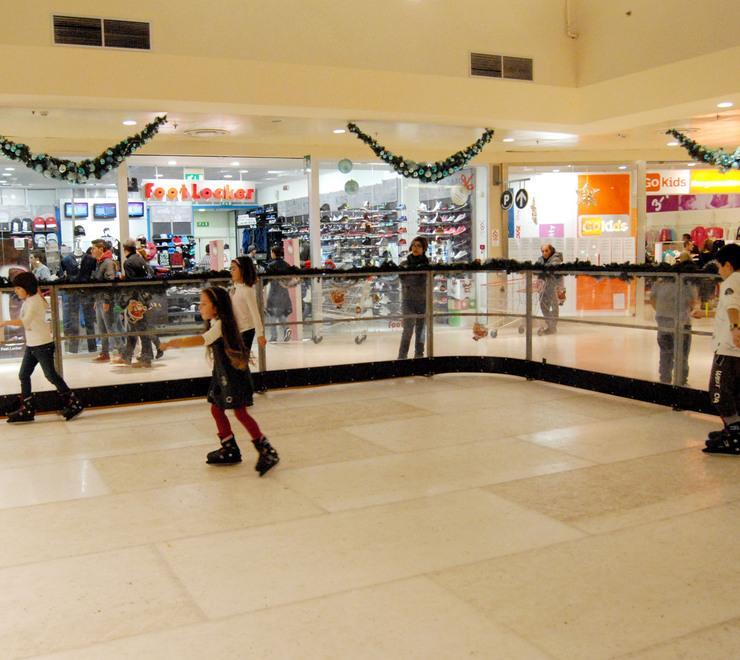Auchan, ecco la pista di pattinaggio