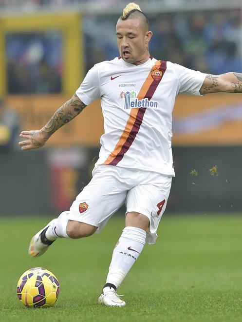 La Roma sbanca Genova e va a -1 