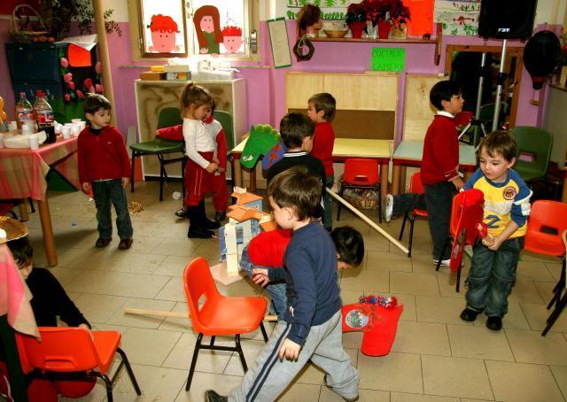Bambini di un asilo (immagine di archivio)