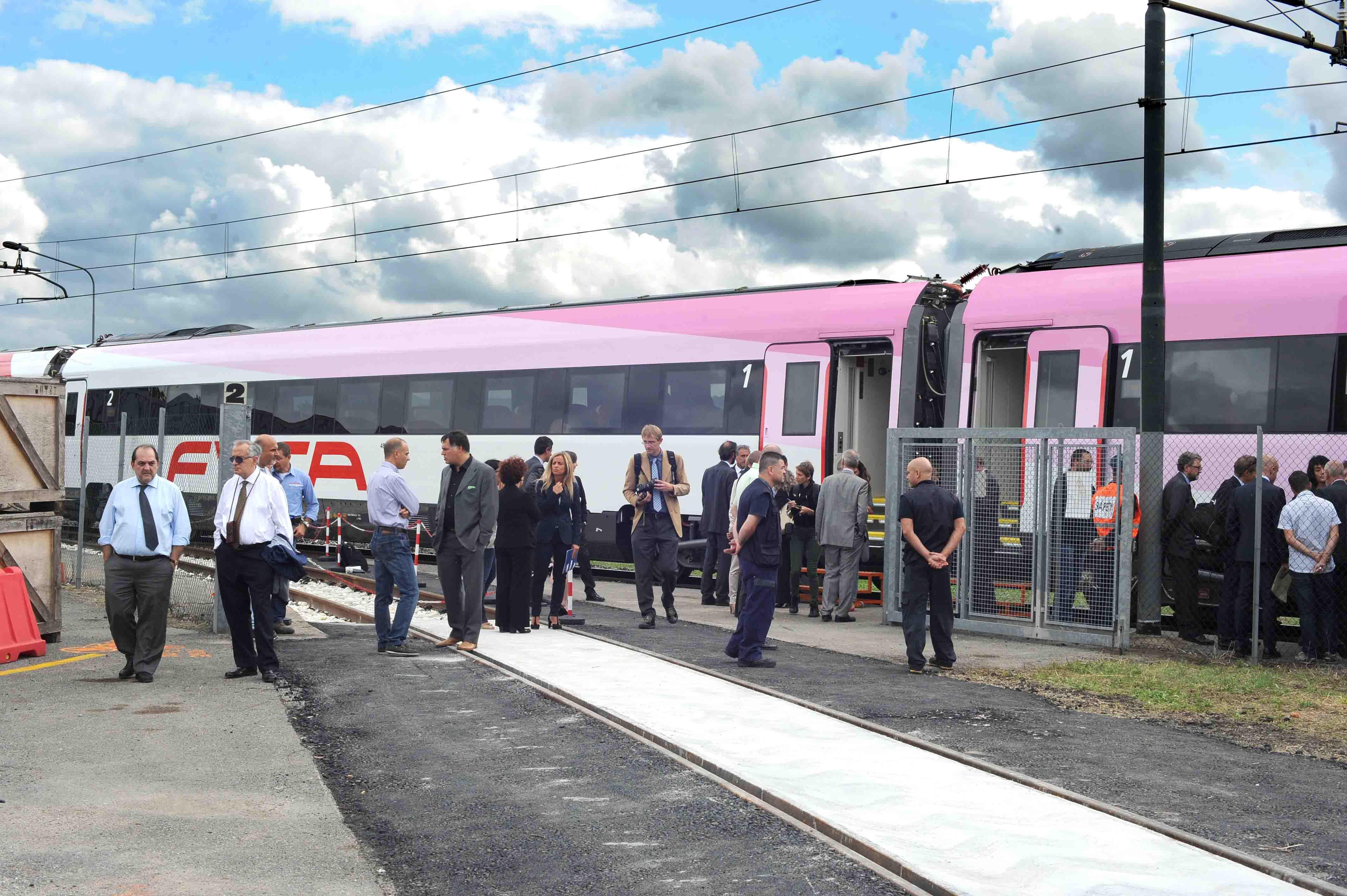 L'inaugurazione di un treno alla Breda (foto Gori)