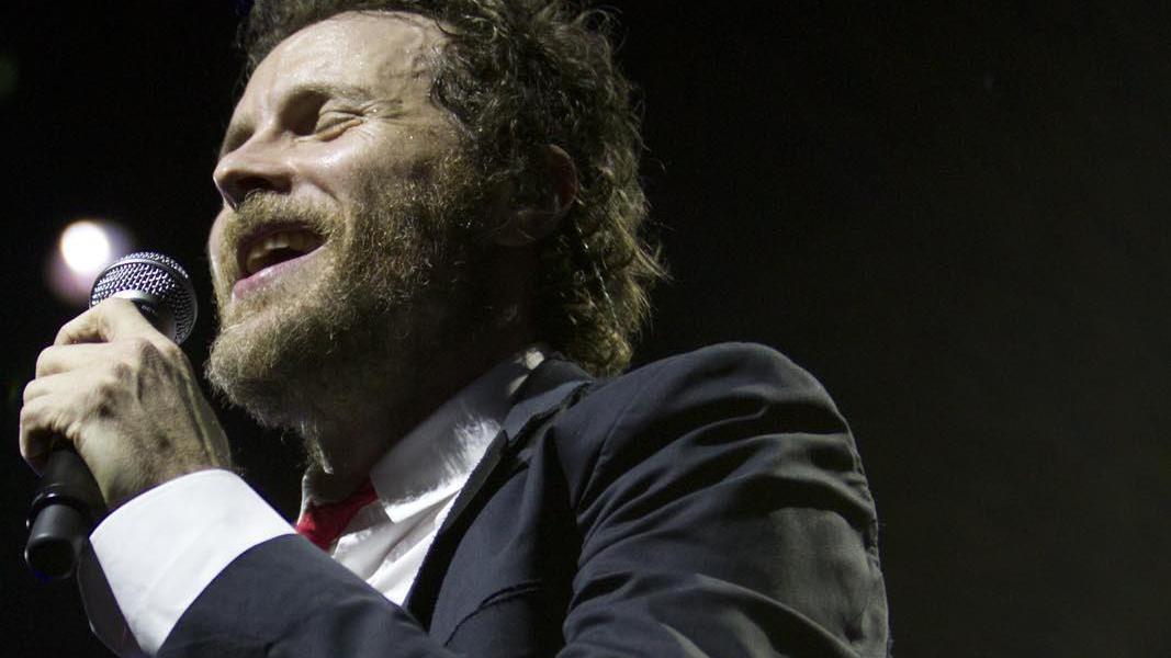 jovanotti durante un concerto