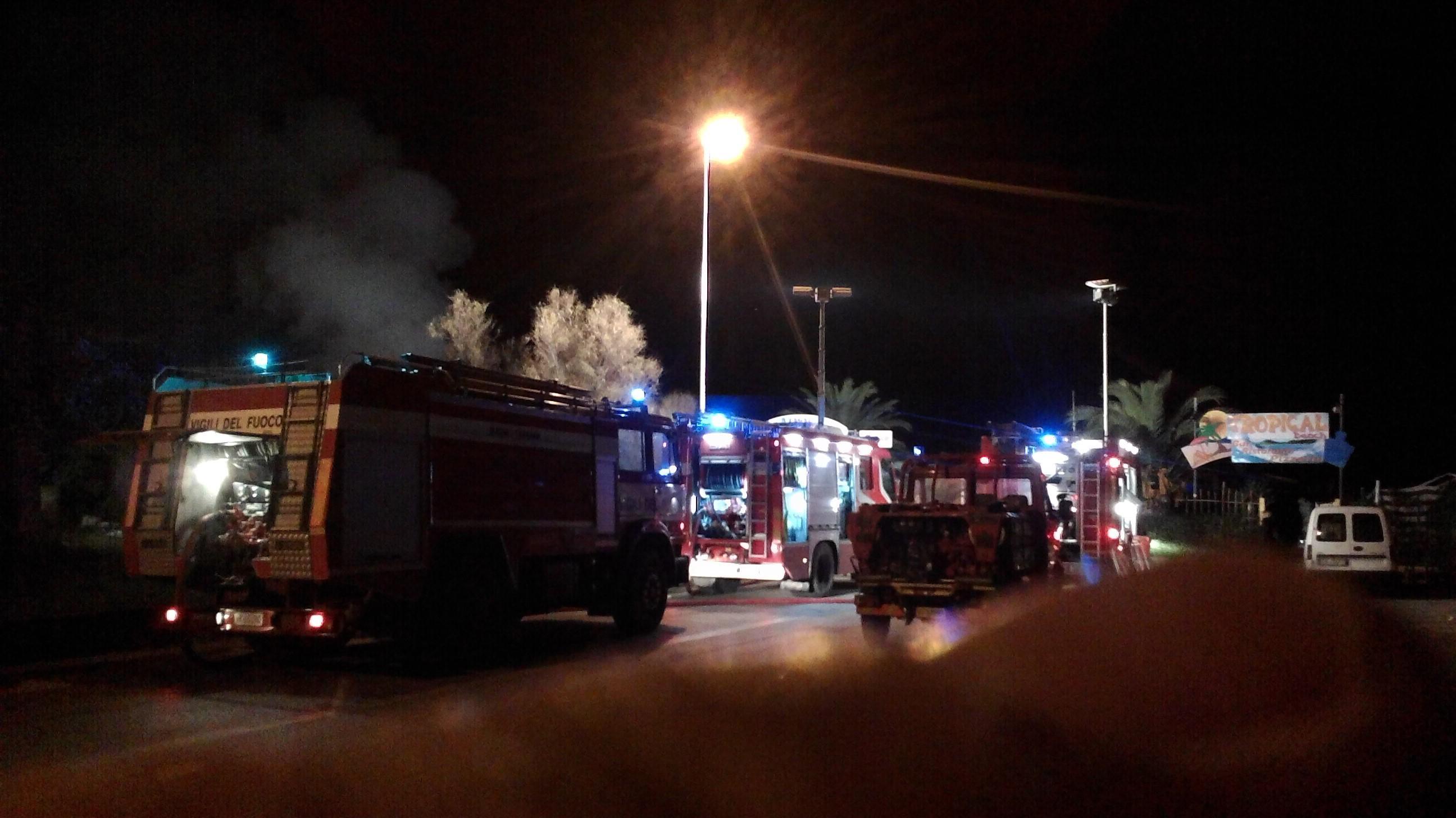 Danno fuoco allo stabilimento balnerare, si indaga sul racket