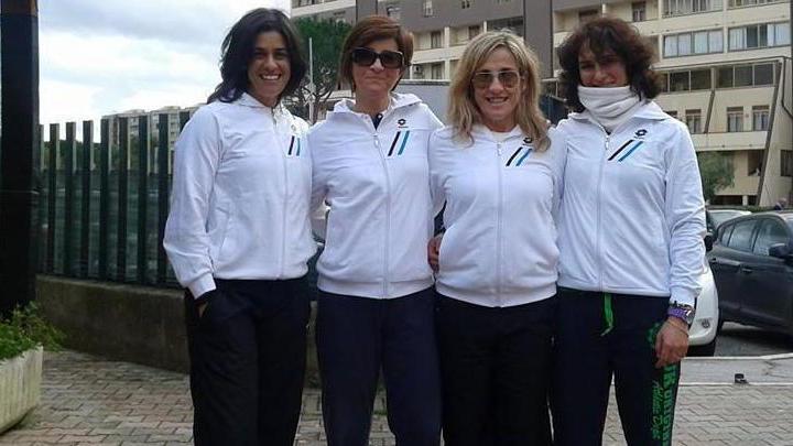 Il poker rosa vola grazie alle “chichis”