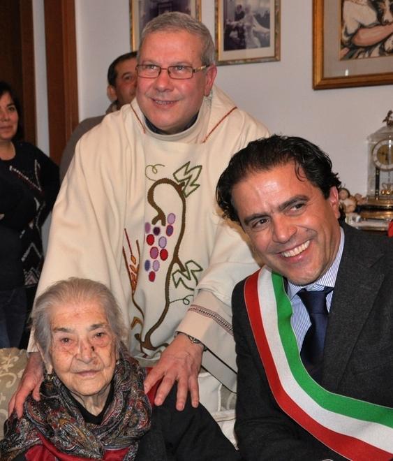 Pattada, festa per i 100 anni di tia Fabiana
