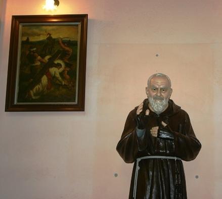 Rubata in chiesa un’opera del pittore Mario Capuzzo 