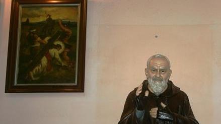 Rubata in chiesa un’opera del pittore Mario Capuzzo