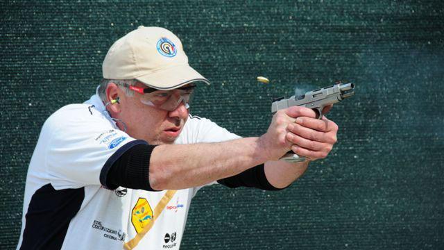 MarcoTiberi durante una gara di tiro a segno