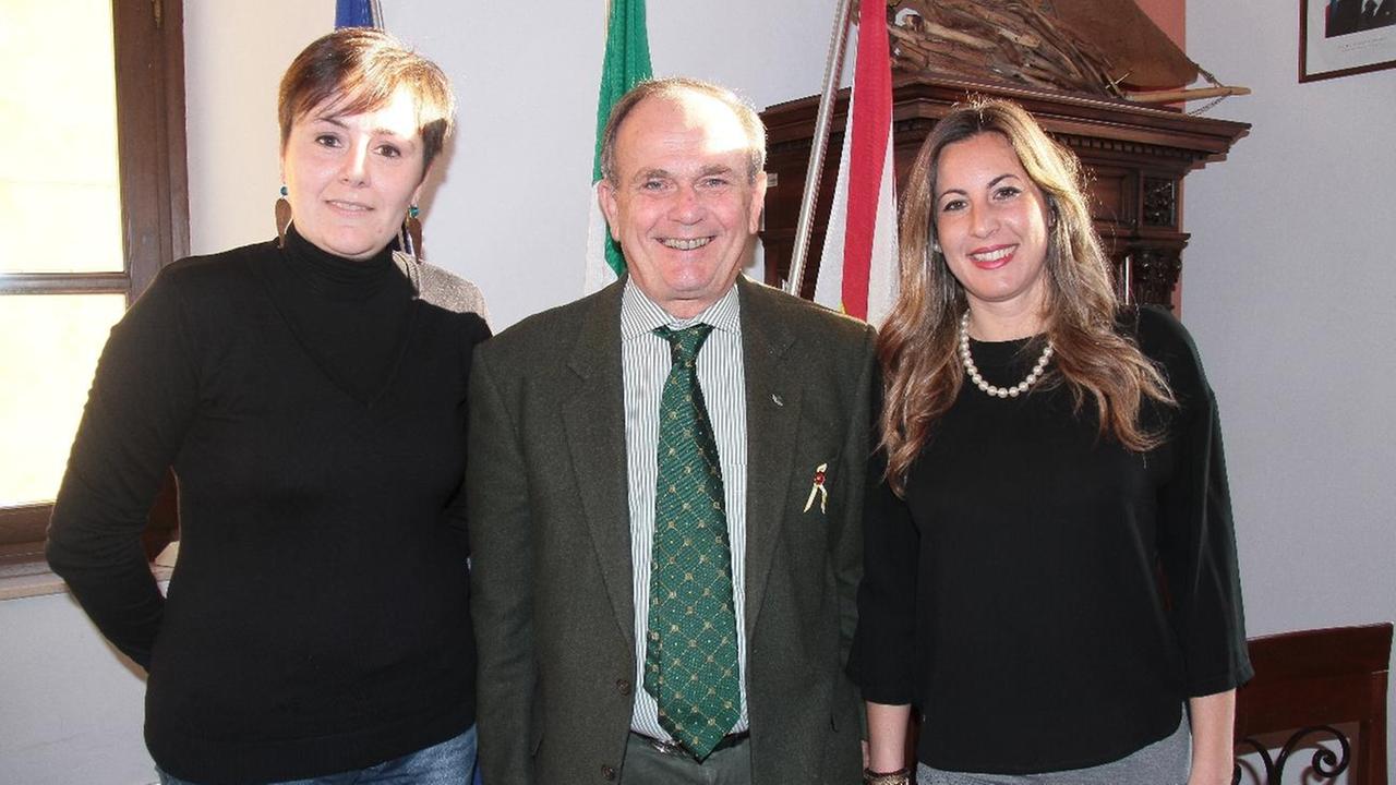 Alessandra Falagiani col sindaco Ferrari e la collega Ilaria Poggiani