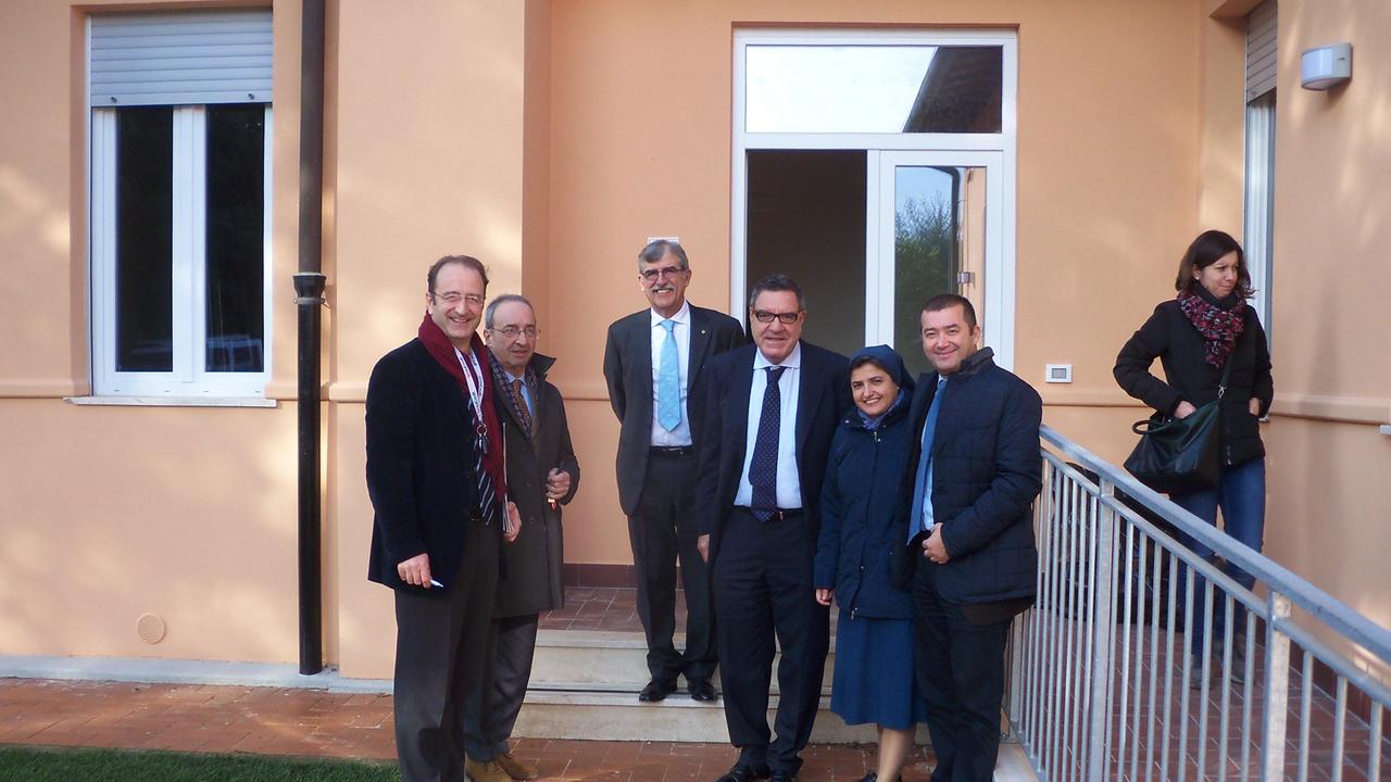 Casa Papa Francesco a Quercianella: da sinistra Guidarini, Parodi, Baldi, Pullerà, suor Spiezio, Chioatto