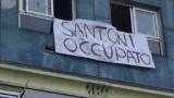 Uno striscione appeso dagli studenti