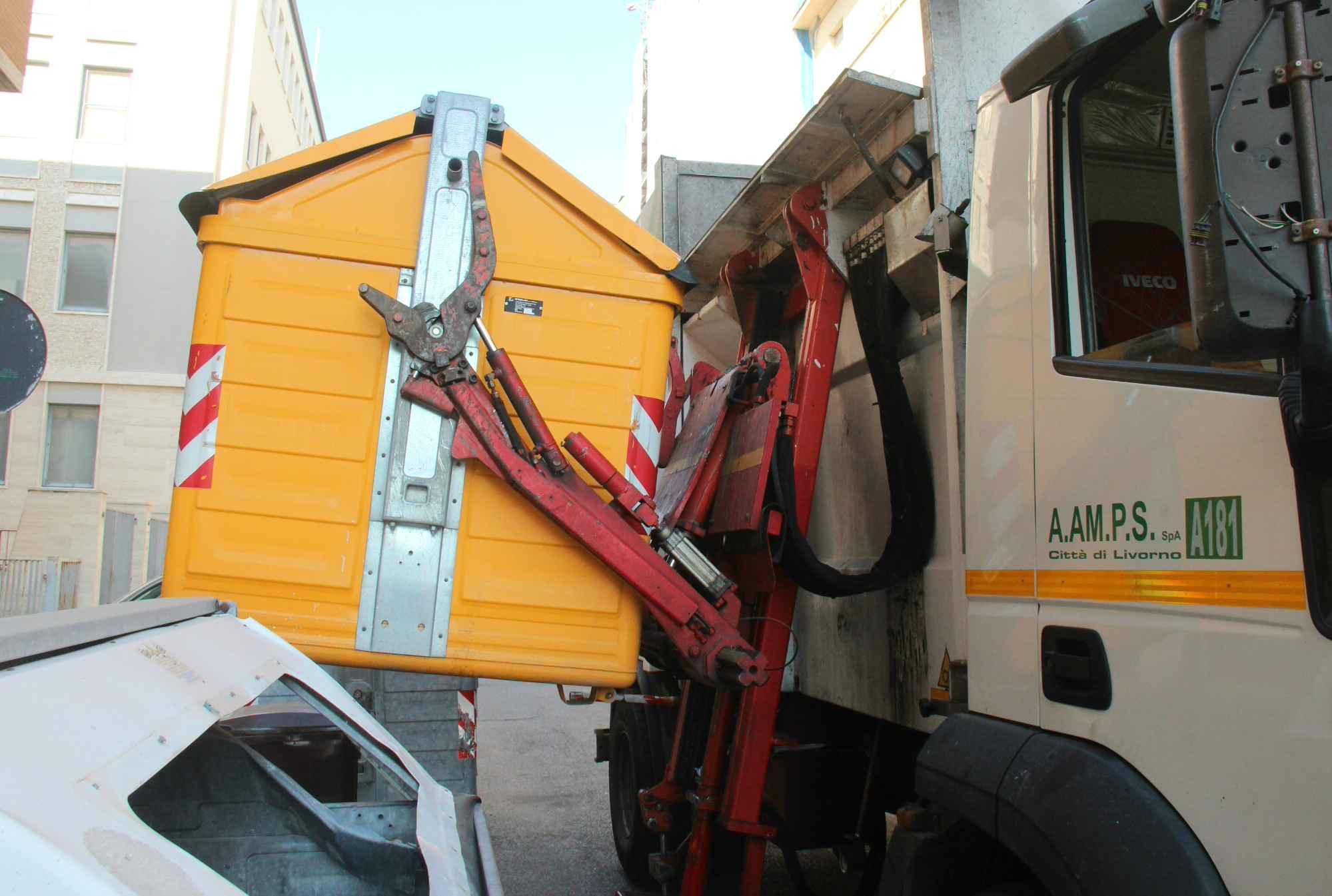 Rifiuti, in arrivo il rincaro boom per le imprese