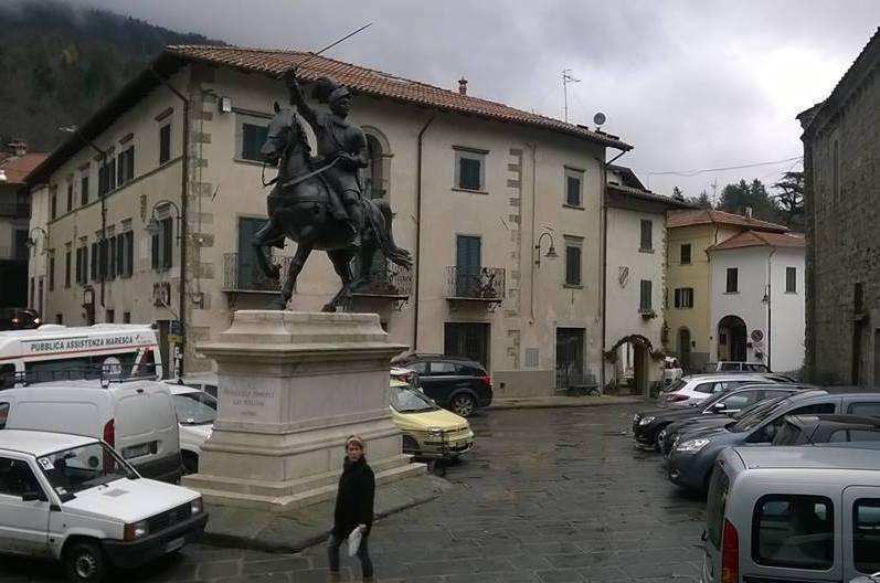 Stop alla sosta selvaggia in piazza Ferrucci
