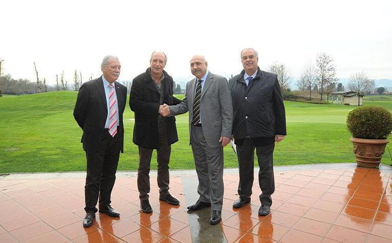 Il golf azzera i prezzi sotto i dodici anni 