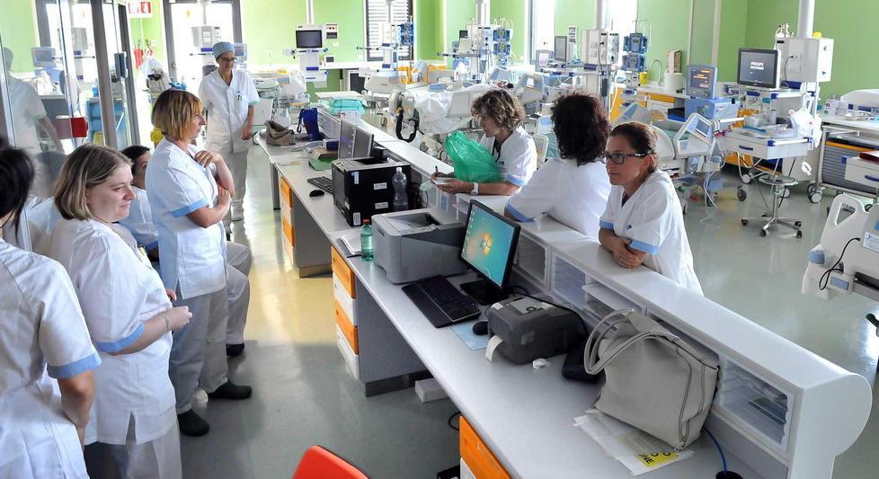 Ospedale, dieci intossicati per l’acido 
