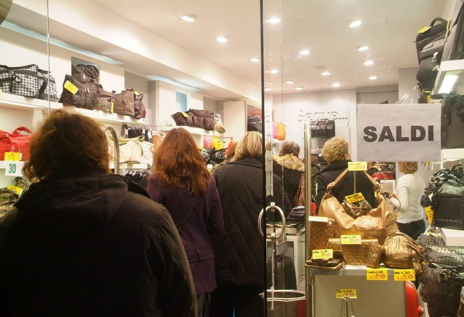 Saldi dal 3 gennaio, esultano i commercianti 