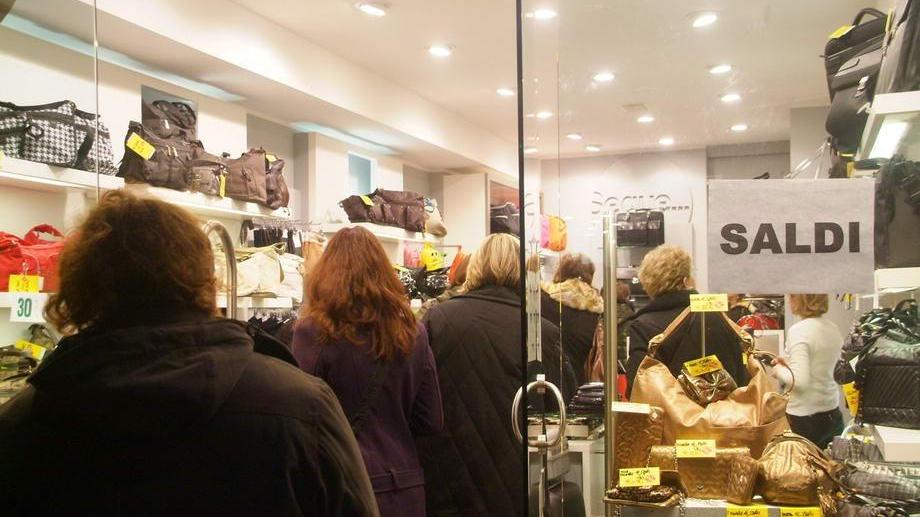 Saldi dal 3 gennaio, esultano i commercianti