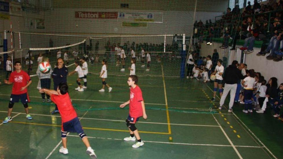 Giovanissimi sotto rete alla Pellico per dare un sostegno a chi soffre