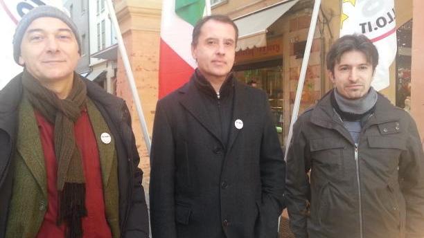 “Fuori dall’euro”, raccolta firme del M5S