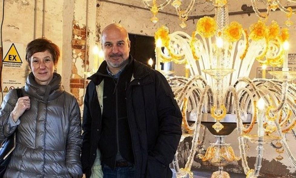 Riacceso il lampadario del municipio