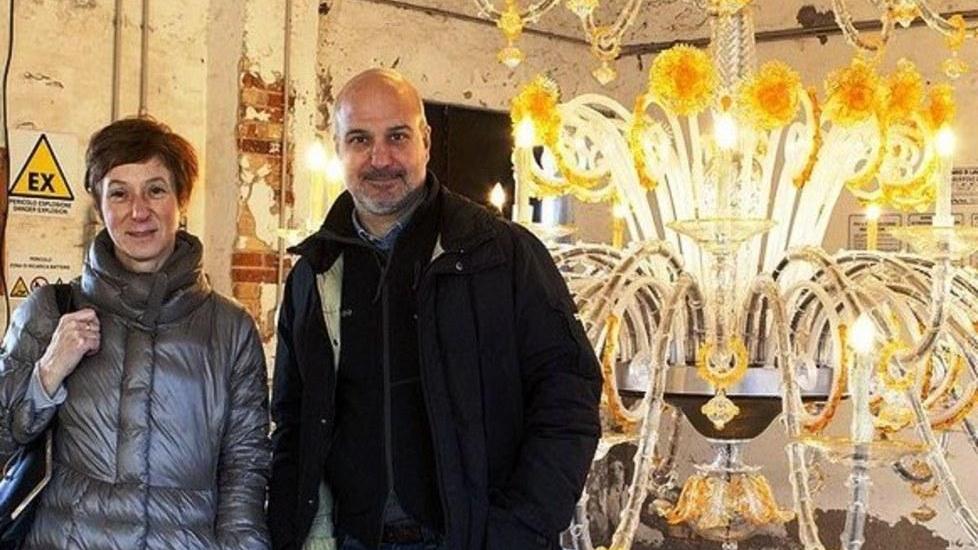 Riacceso il lampadario del municipio